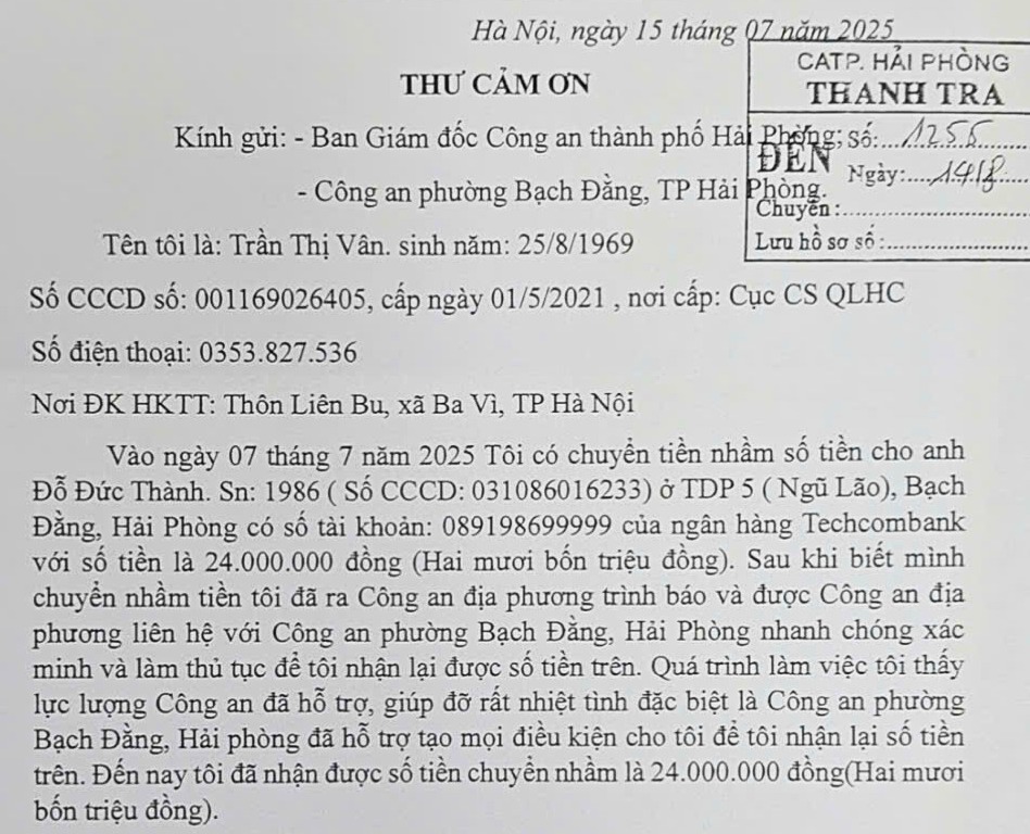 Công an phường Bạch Đằng hỗ trợ người dân nhận lại 24 triệu đồng chuyển nhầm tài khoản
